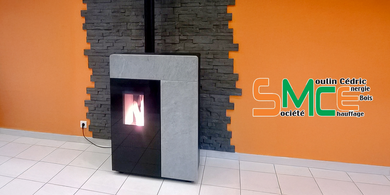 https://www.smce-chauffage-energie.com/wp-content/uploads/2025/09/tendance-deco-confort-integrer-un-poele-a-granules-rika-dans-son-salon-cet-automne-realisation-smce-nord-ardeche.jpg